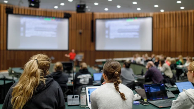 Olov Nilsson
Universitetslektor vid Institutionen för medicinsk och translationell biologi
Sjuksköterskeprogrammet farmakologi föreläsning i Aula Biologica