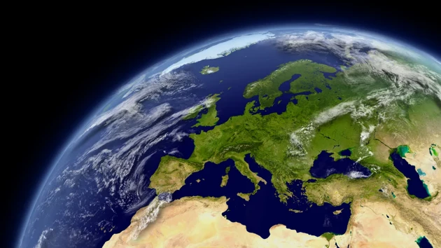En bild av jordklotet och Europa från rymden.